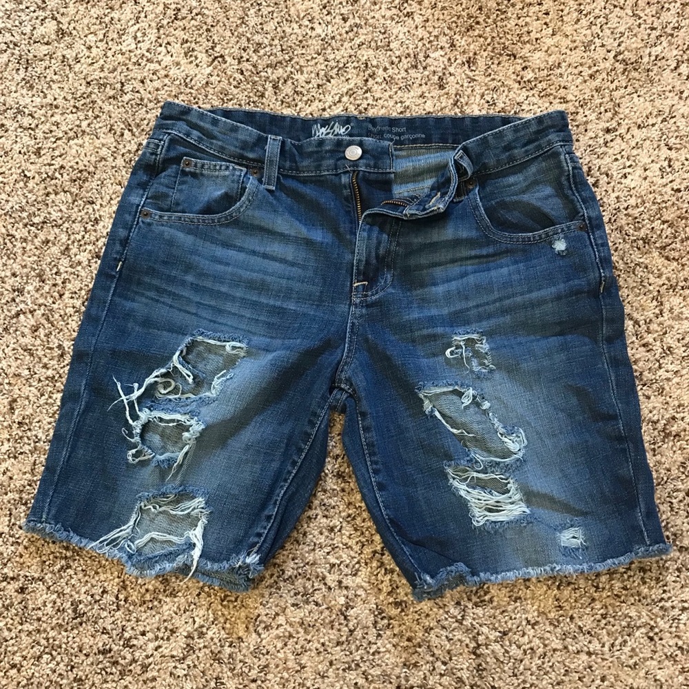 Distressed shorts